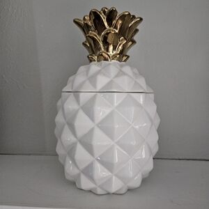 NWT Threshold pineapple jar/cookie jar with lid